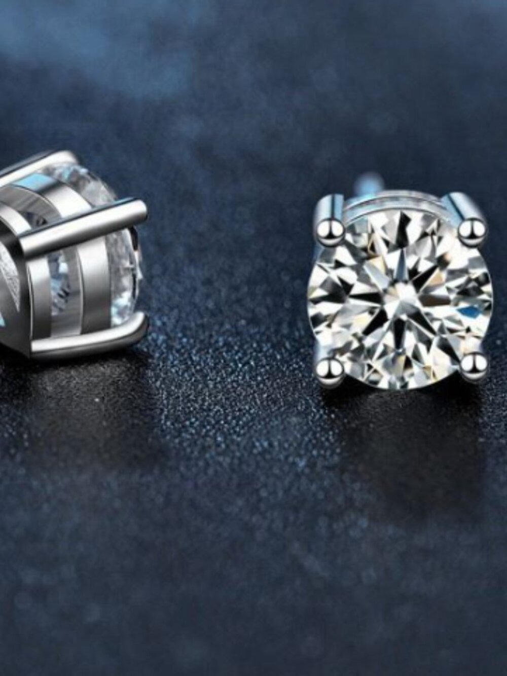 2 CT GRA CERTIFIED CLASSIC STYLE ROUND BRILLIANT EARRINGS